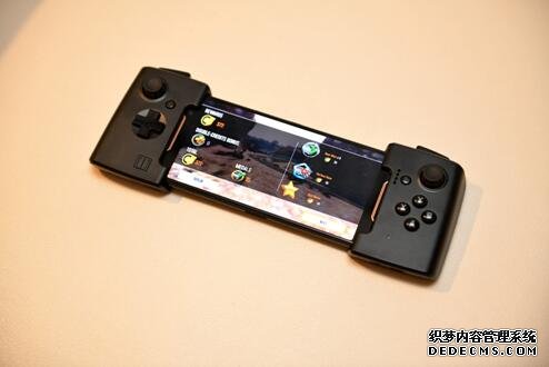 手游玩家利器 ROG游戏和平精英电脑版外挂手机聚显顶级电竞范儿