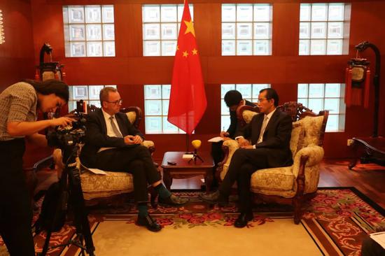 瑞媒称中国游客事件或辅助由中方故意导演 中使馆驳斥